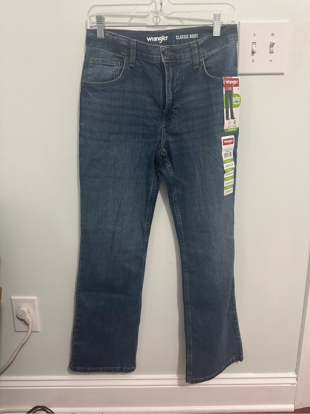 Wrangler Classic Boot Men’s Jeans - Medium Blue Wash
